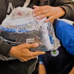 Prefeitura começou a entrega dos uniformes escolares para mais de 32 mil alunos